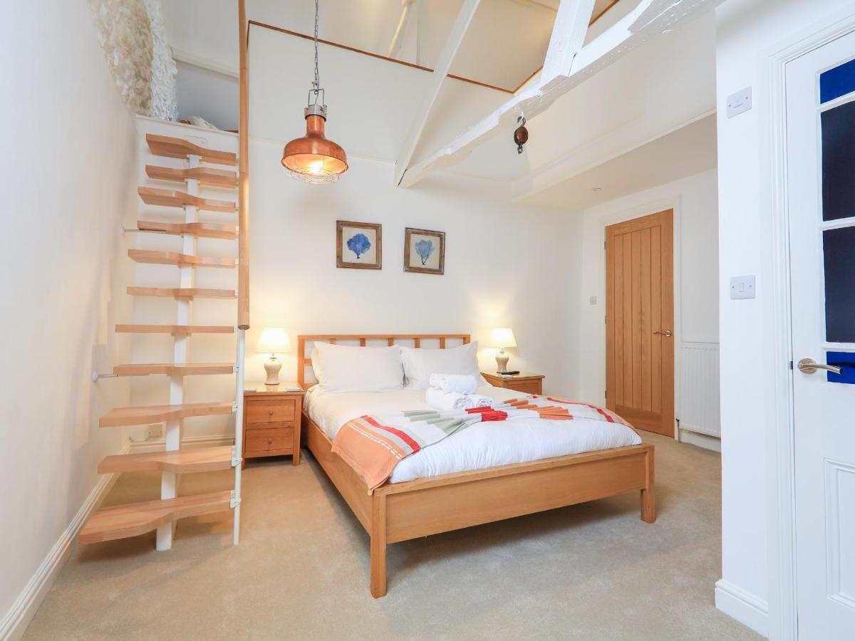 Ferienwohnung The Corner House Dartmouth Exterior foto